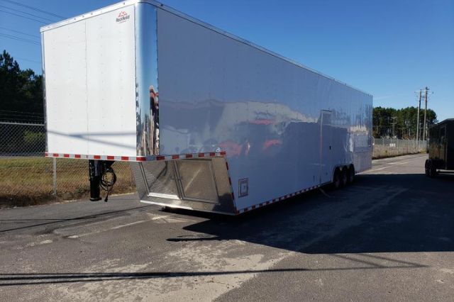 key-benefits-of-investing-in-an-enclosed-gooseneck-trailer