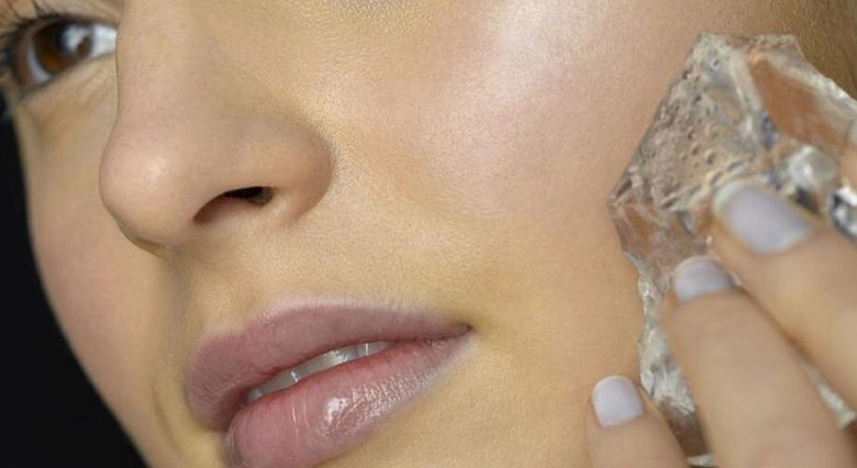 how-applying-ice-to-your-face-can-improve-your-skin