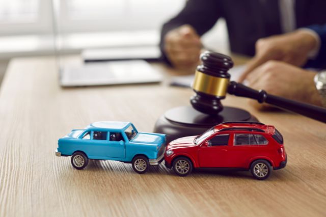 benefits-of-consulting-a-vehicle-crash-lawyer