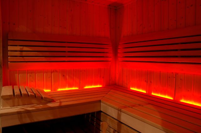 infrared-saunas-for-health-and-wellness-enthusiasts