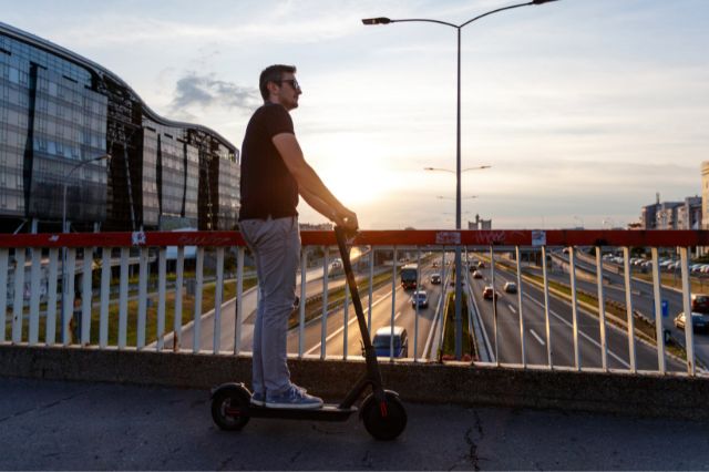 elevating-urban-commuting-your-guide-to-e-scooters-in-canada